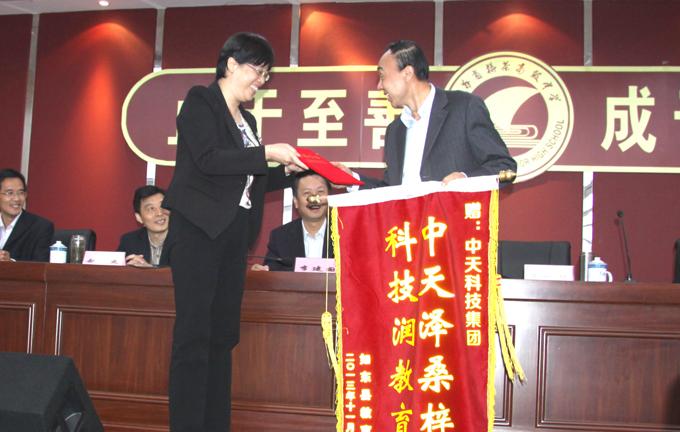 ΰ�¹���(victor1946)�ٷ���վ-Officials Website