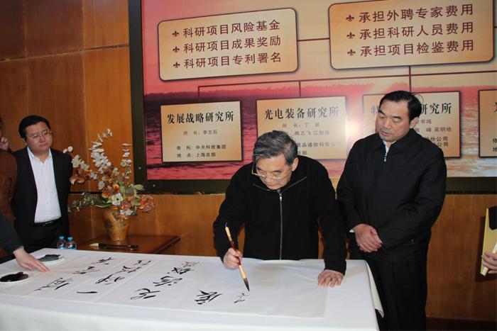 ΰ�¹���(victor1946)�ٷ���վ-Officials Website