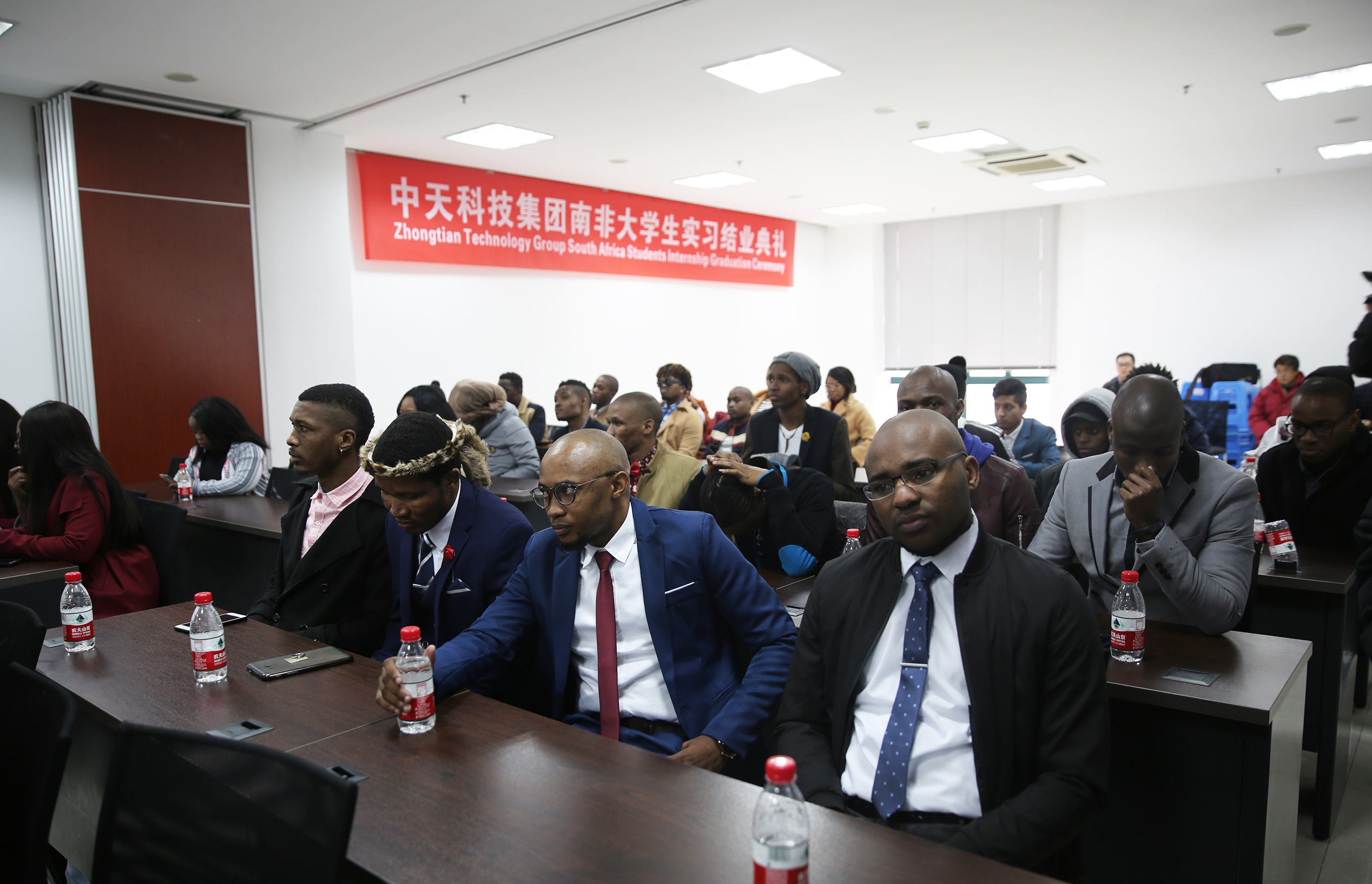 ΰ�¹���(victor1946)�ٷ���վ-Officials Website