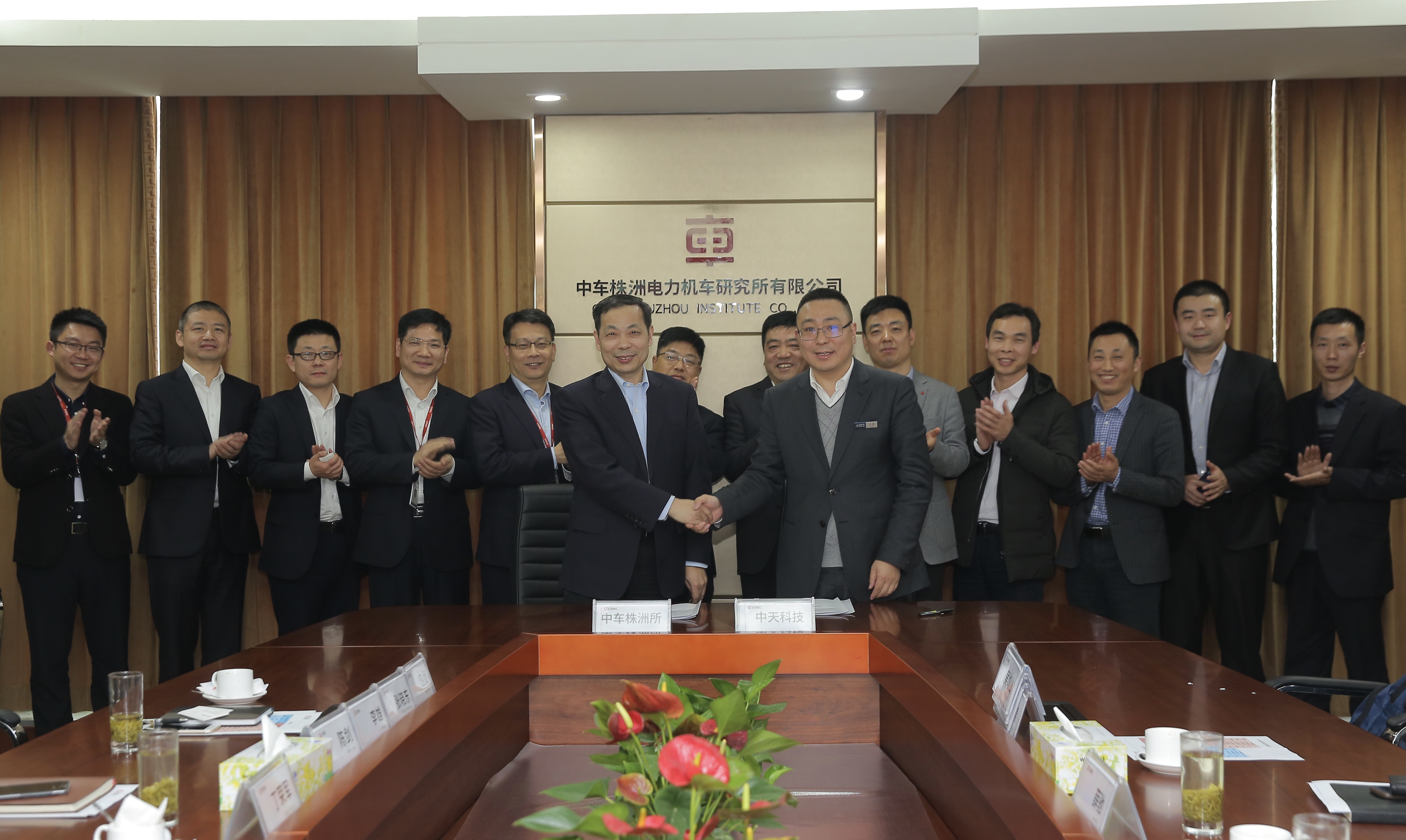 ΰ�¹���(victor1946)�ٷ���վ-Officials Website