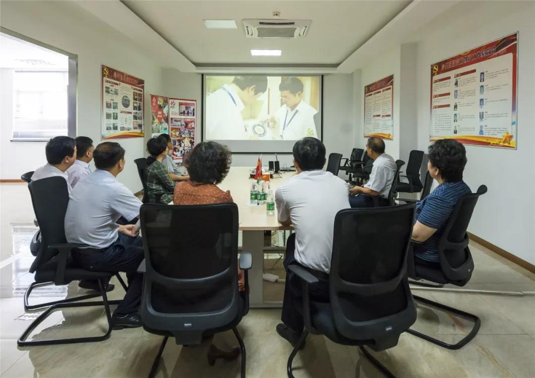 ΰ�¹���(victor1946)�ٷ���վ-Officials Website