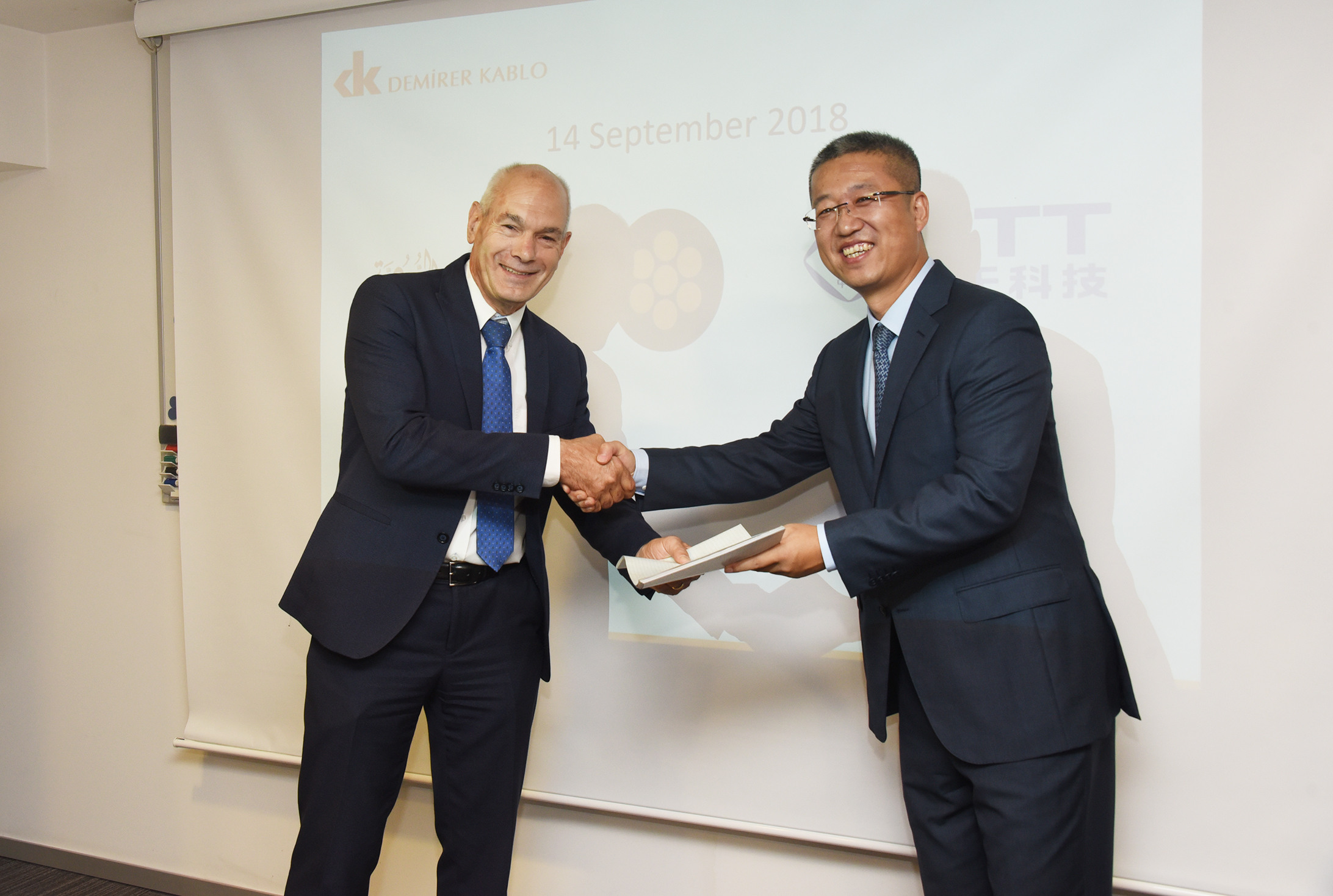 ΰ�¹���(victor1946)�ٷ���վ-Officials Website