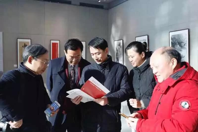 ΰ�¹���(victor1946)�ٷ���վ-Officials Website