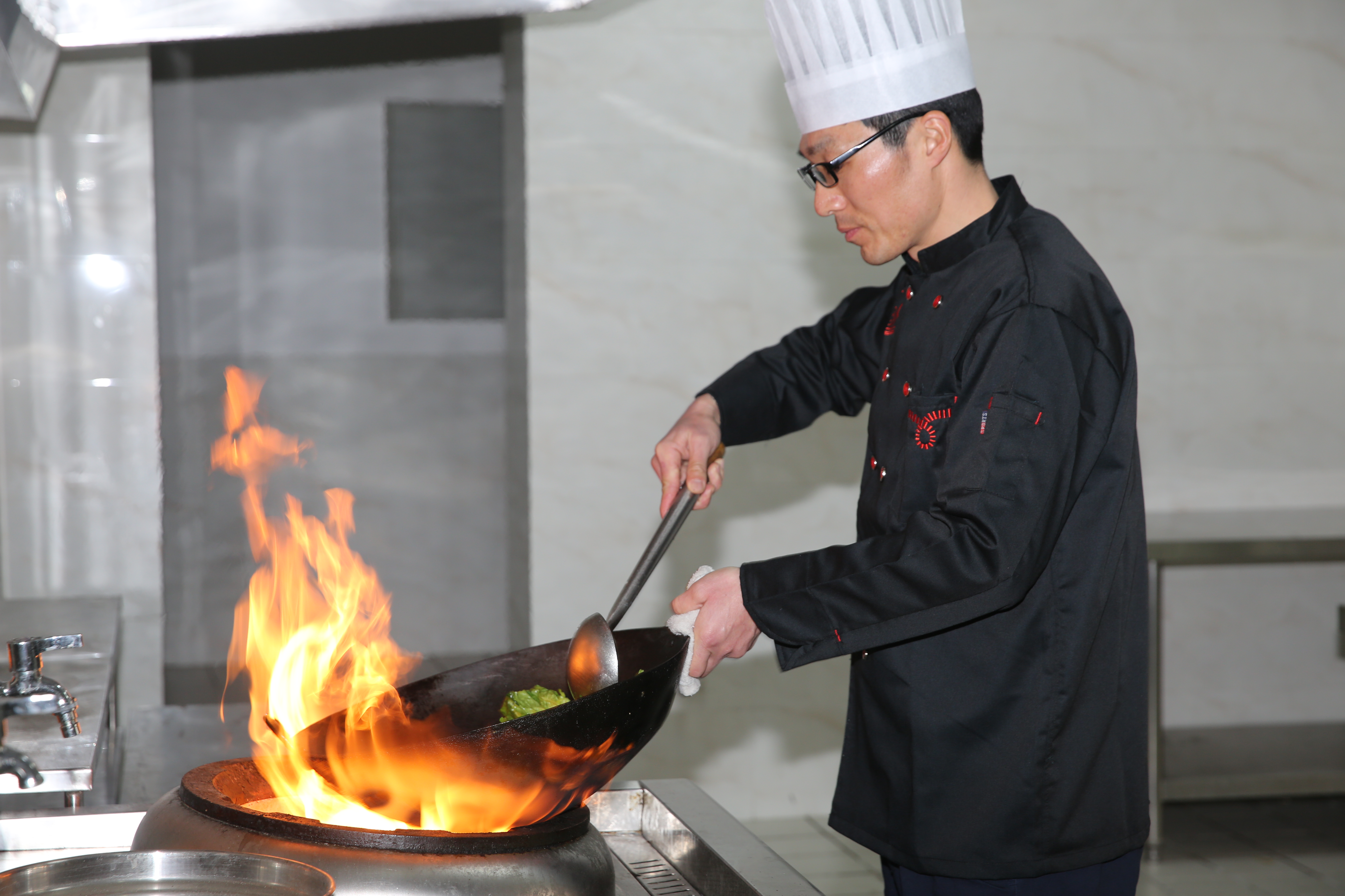 ΰ�¹���(victor1946)�ٷ���վ-Officials Website