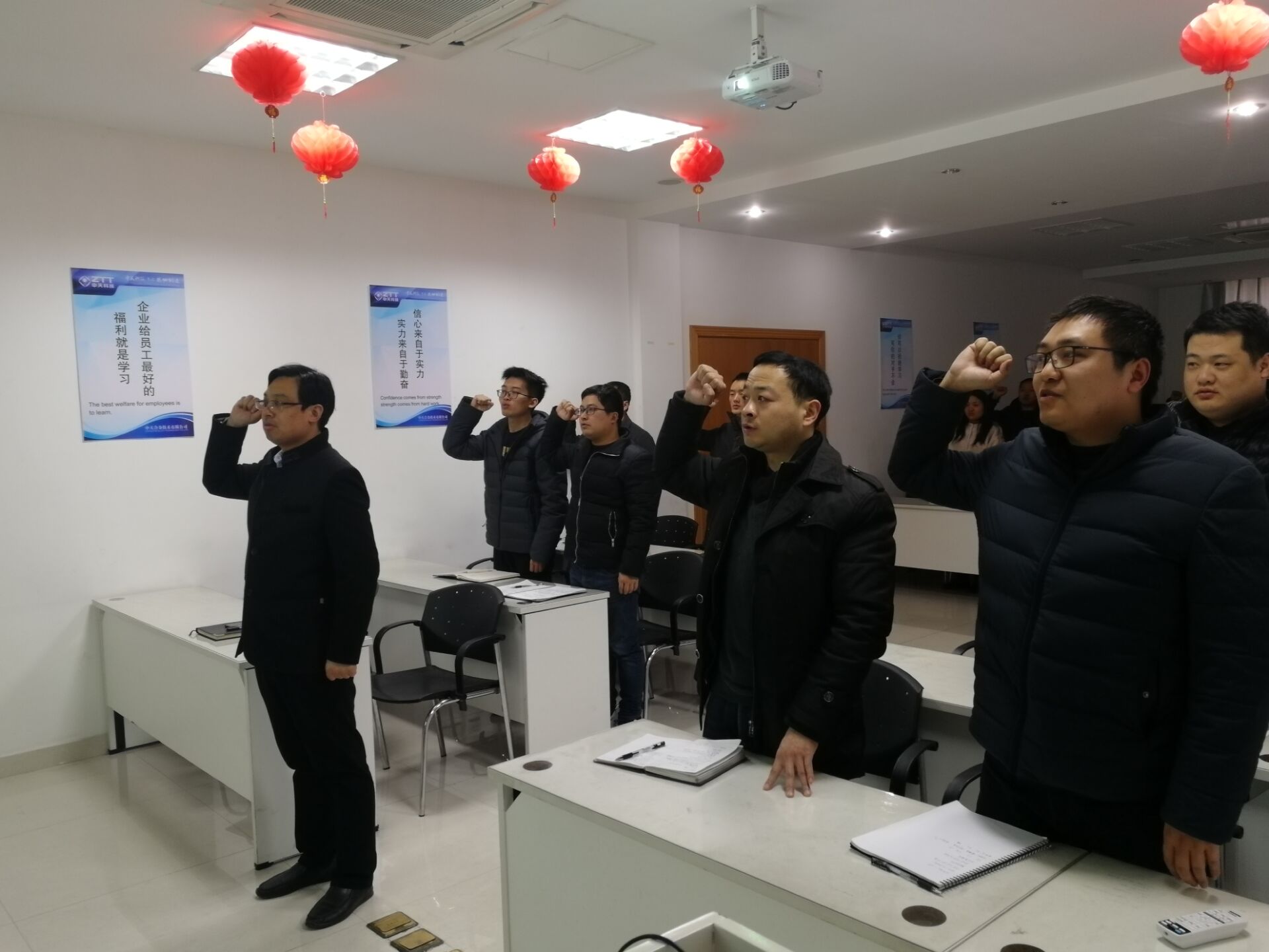 ΰ�¹���(victor1946)�ٷ���վ-Officials Website