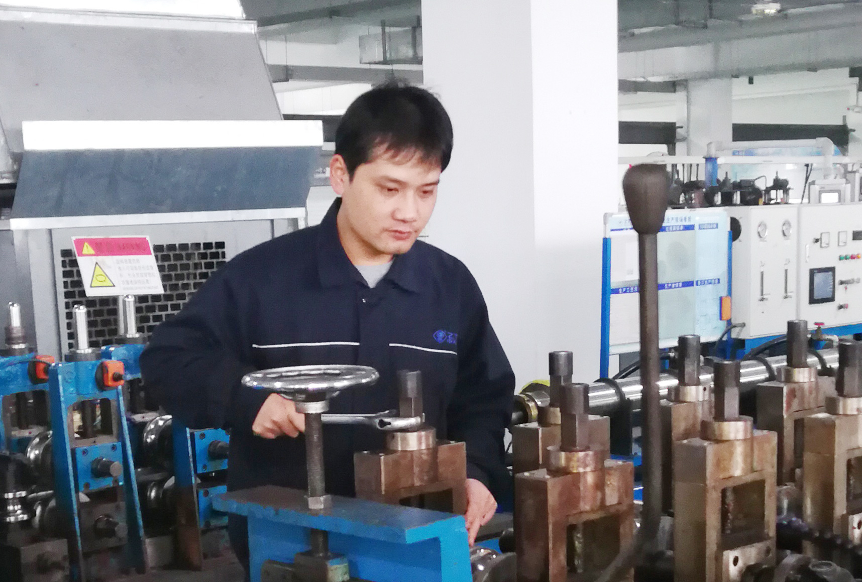 ΰ�¹���(victor1946)�ٷ���վ-Officials Website