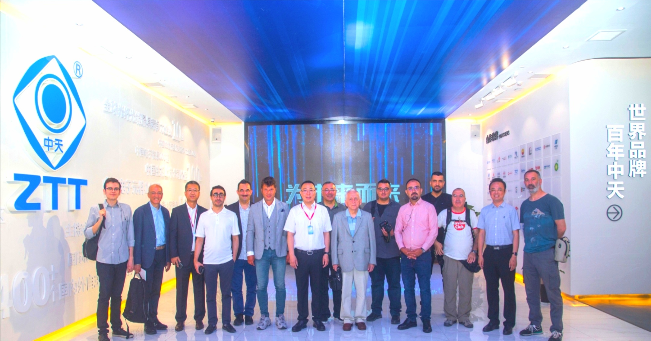 ΰ�¹���(victor1946)�ٷ���վ-Officials Website