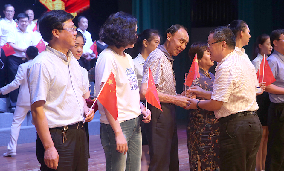 ΰ�¹���(victor1946)�ٷ���վ-Officials Website