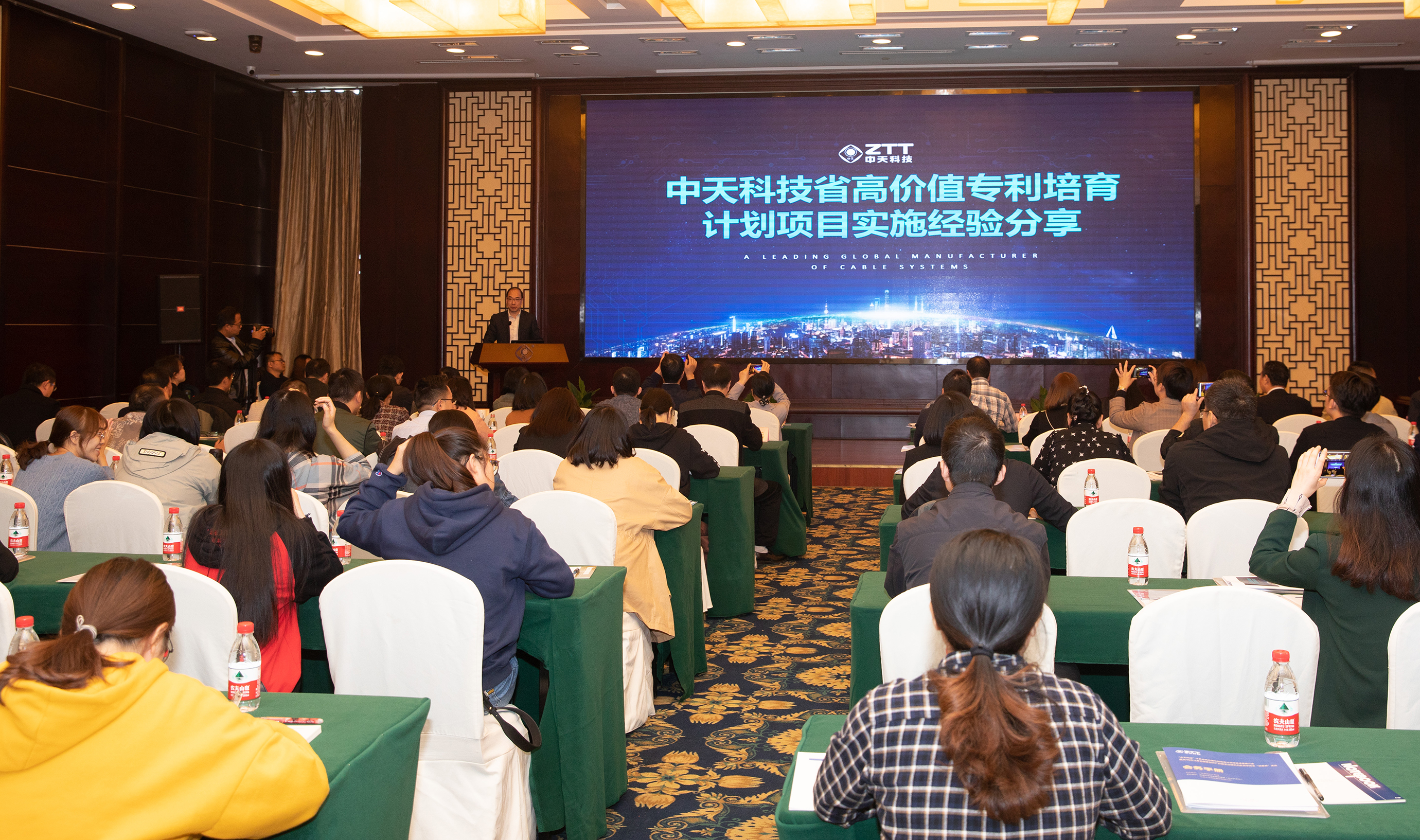 ΰ�¹���(victor1946)�ٷ���վ-Officials Website