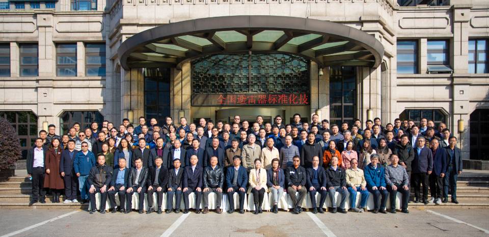 ΰ�¹���(victor1946)�ٷ���վ-Officials Website