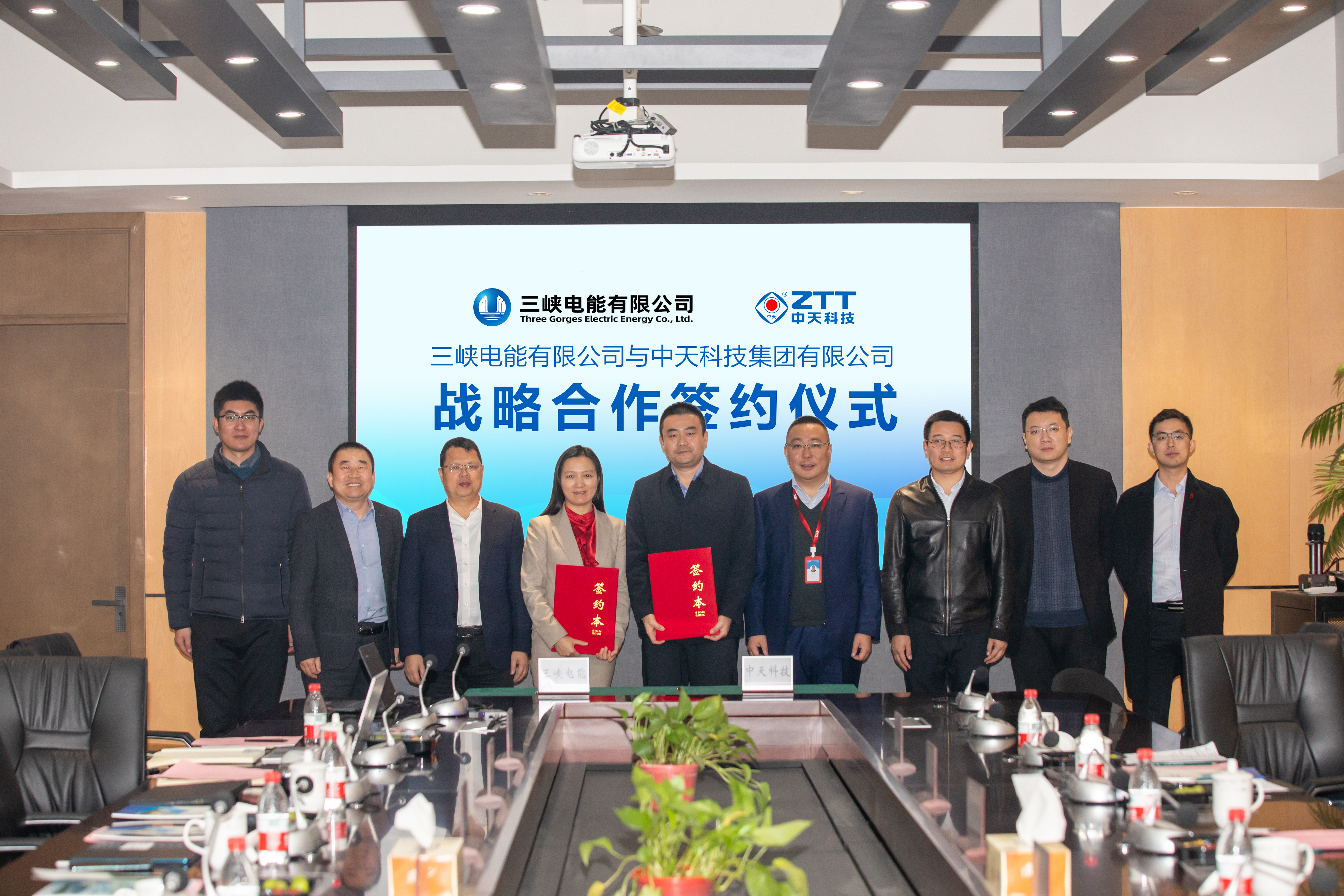 ΰ�¹���(victor1946)�ٷ���վ-Officials Website