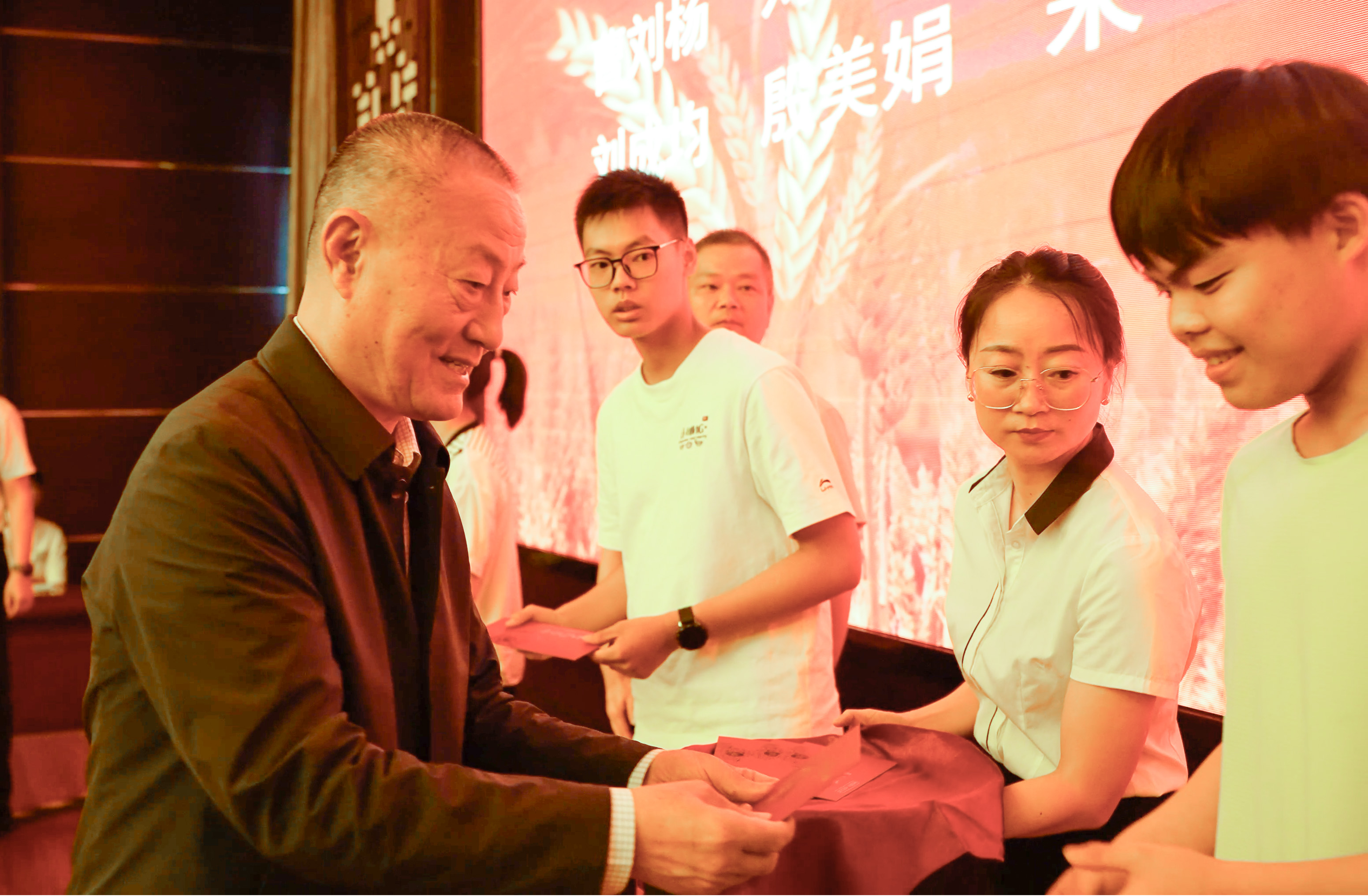 ΰ�¹���(victor1946)�ٷ���վ-Officials Website