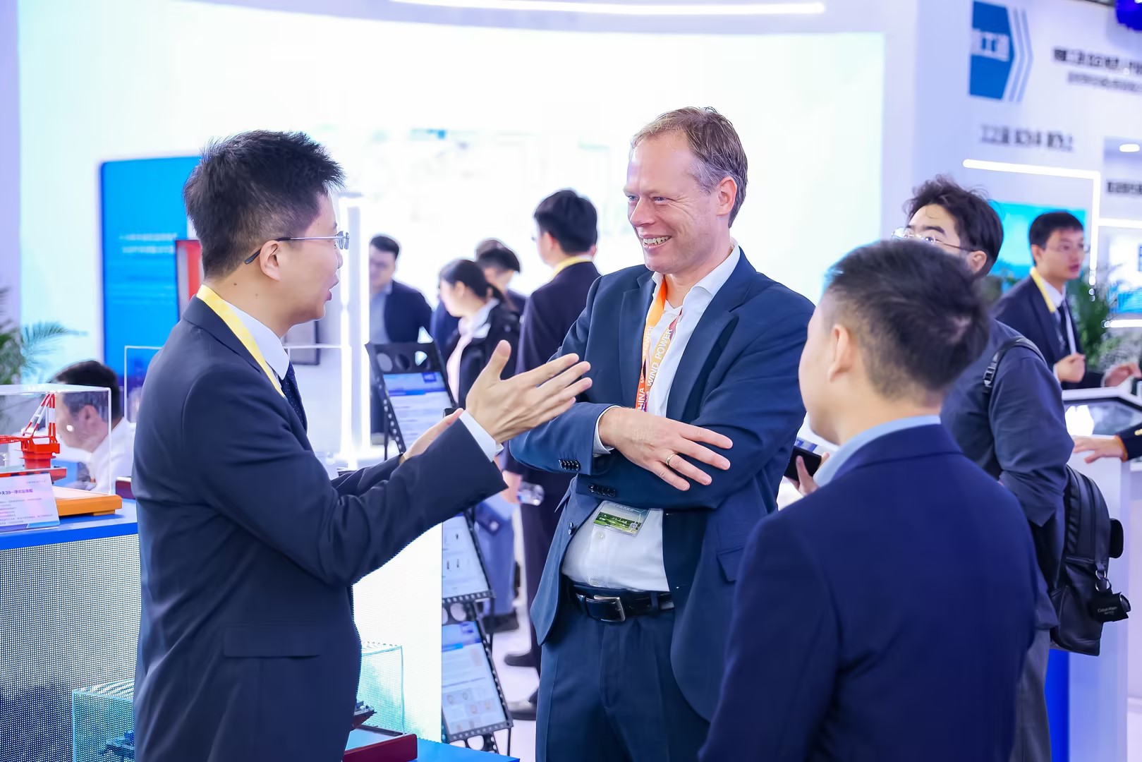 ΰ�¹���(victor1946)�ٷ���վ-Officials Website