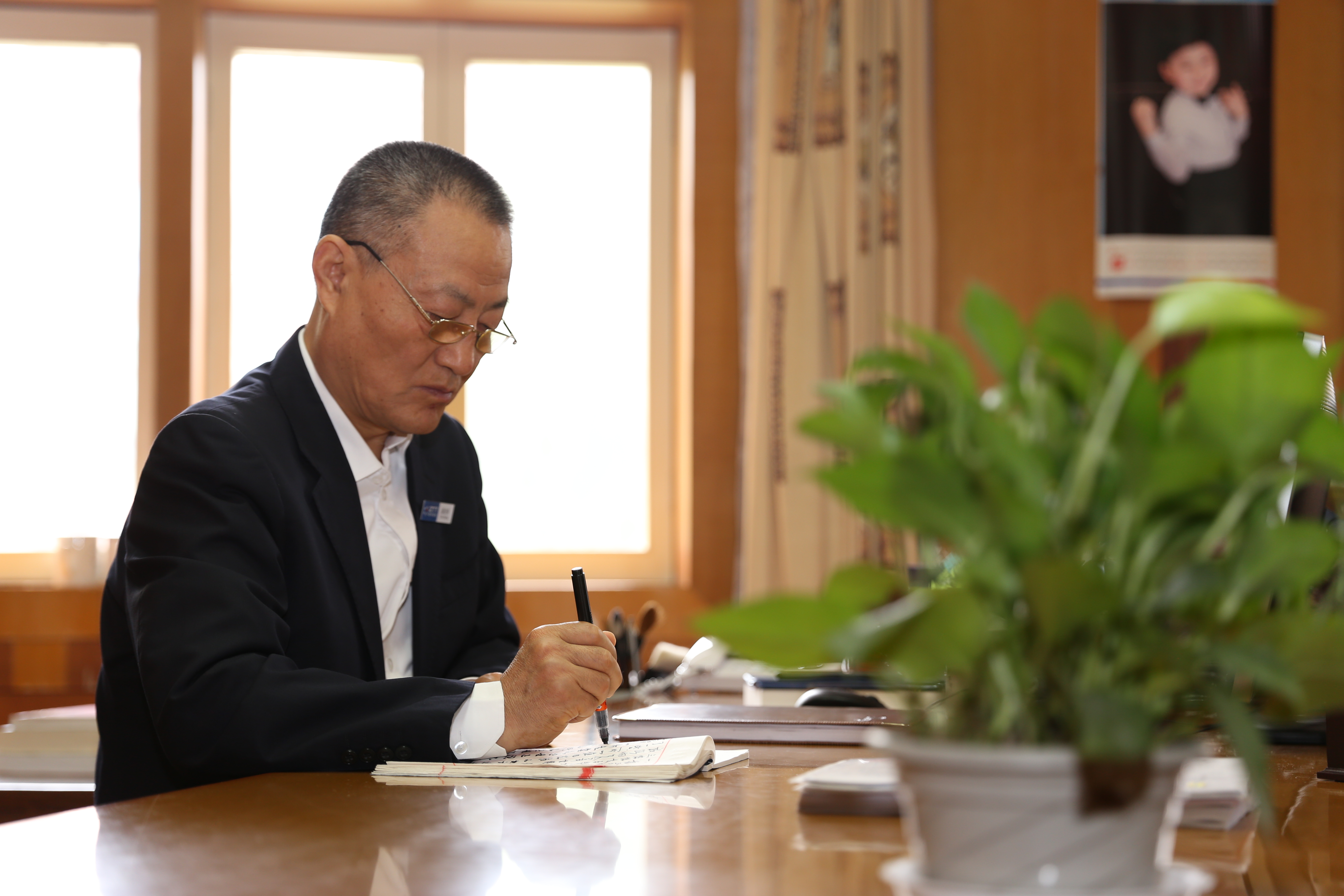 ΰ�¹���(victor1946)�ٷ���վ-Officials Website