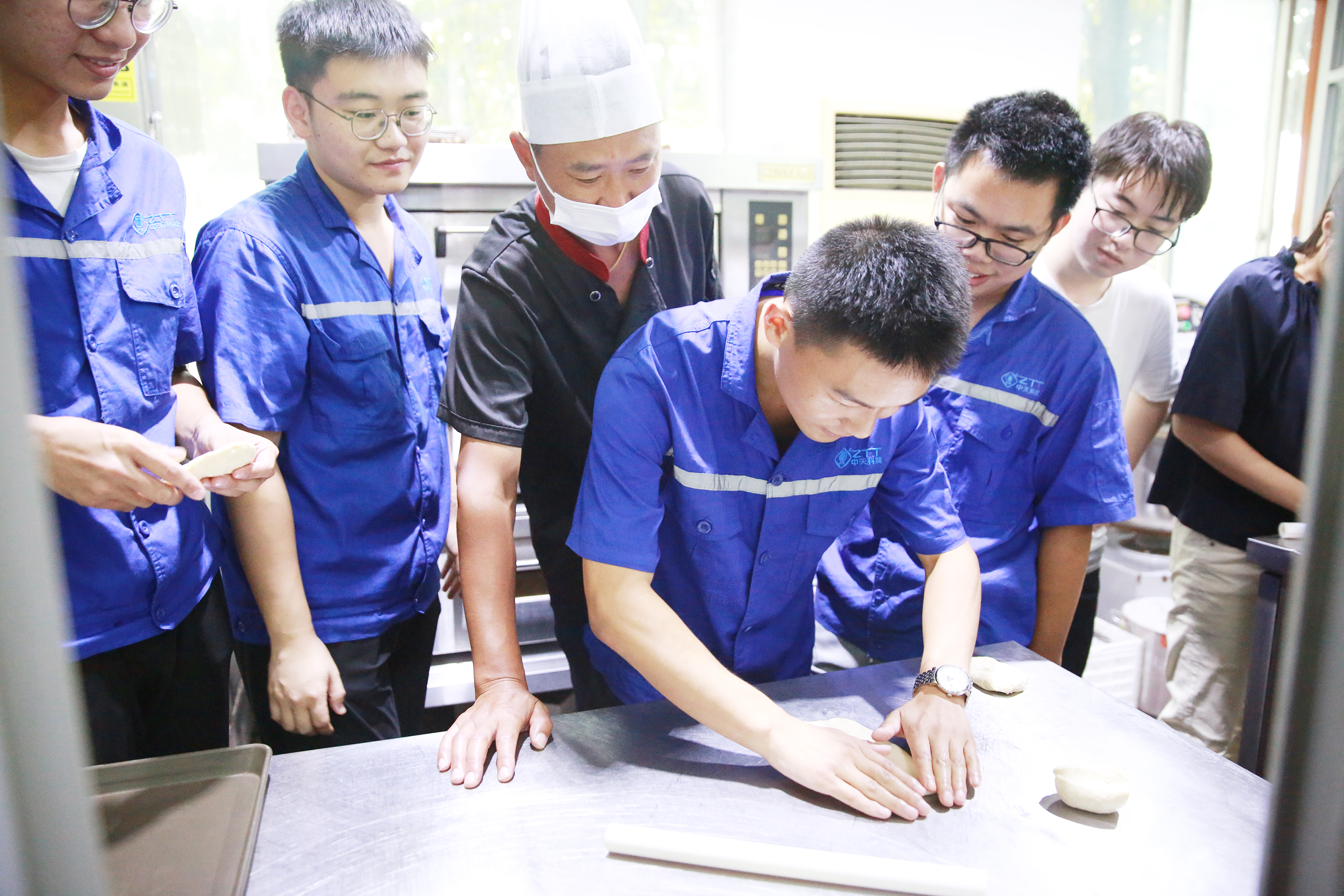 ΰ�¹���(victor1946)�ٷ���վ-Officials Website