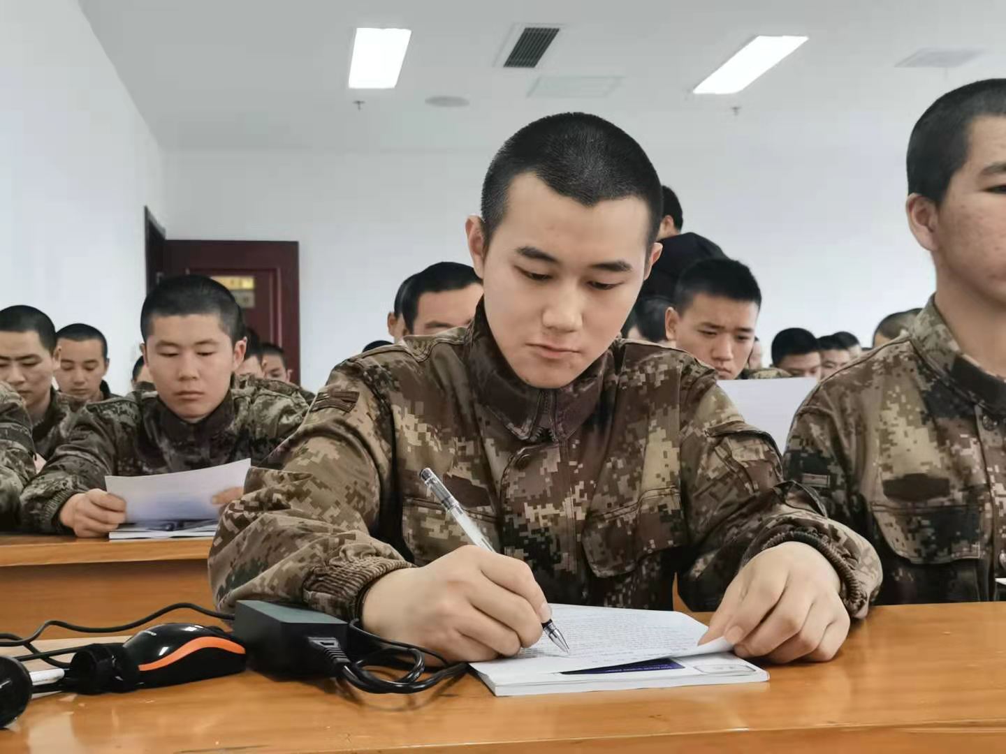 ΰ�¹���(victor1946)�ٷ���վ-Officials Website