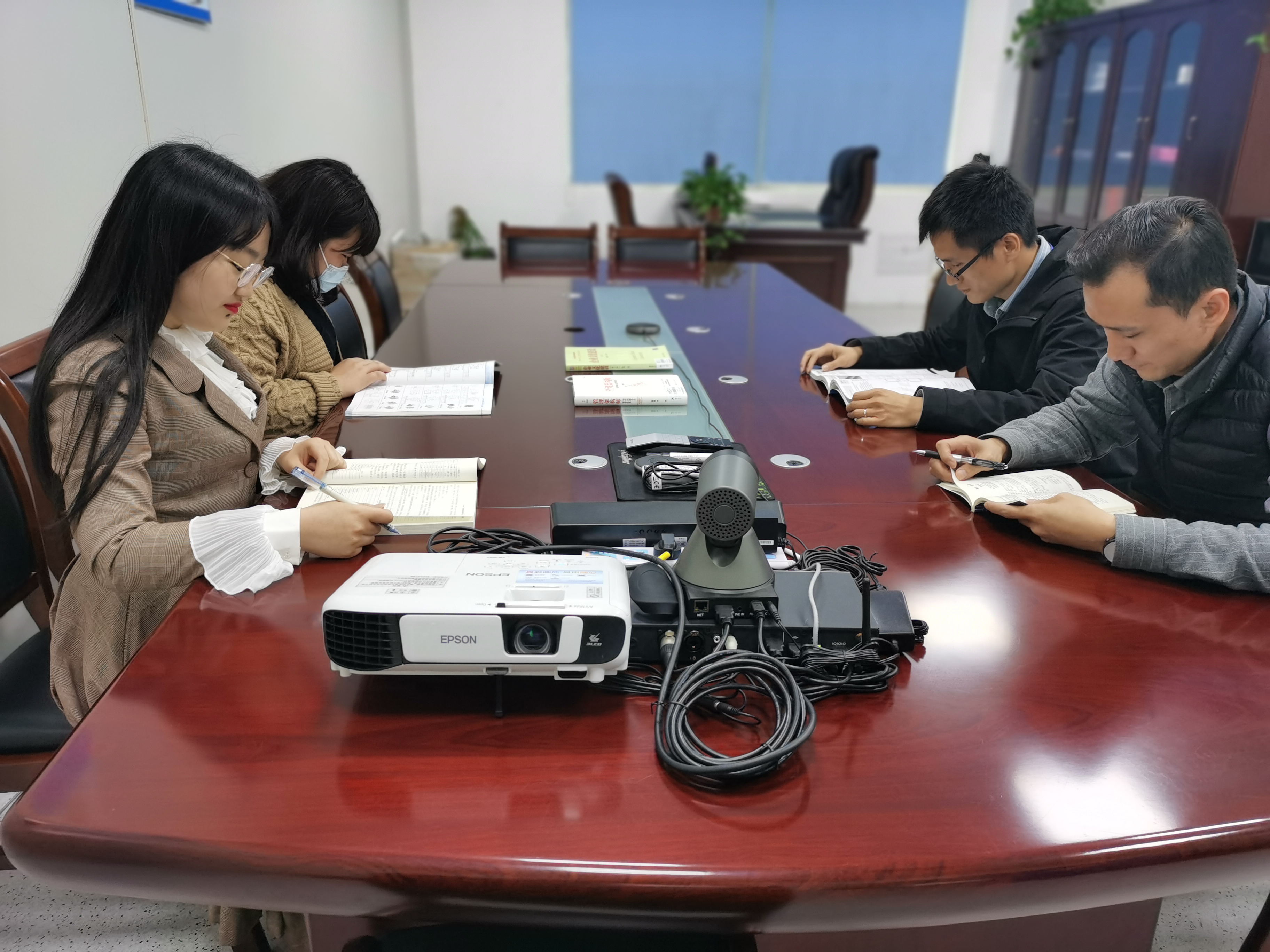 ΰ�¹���(victor1946)�ٷ���վ-Officials Website