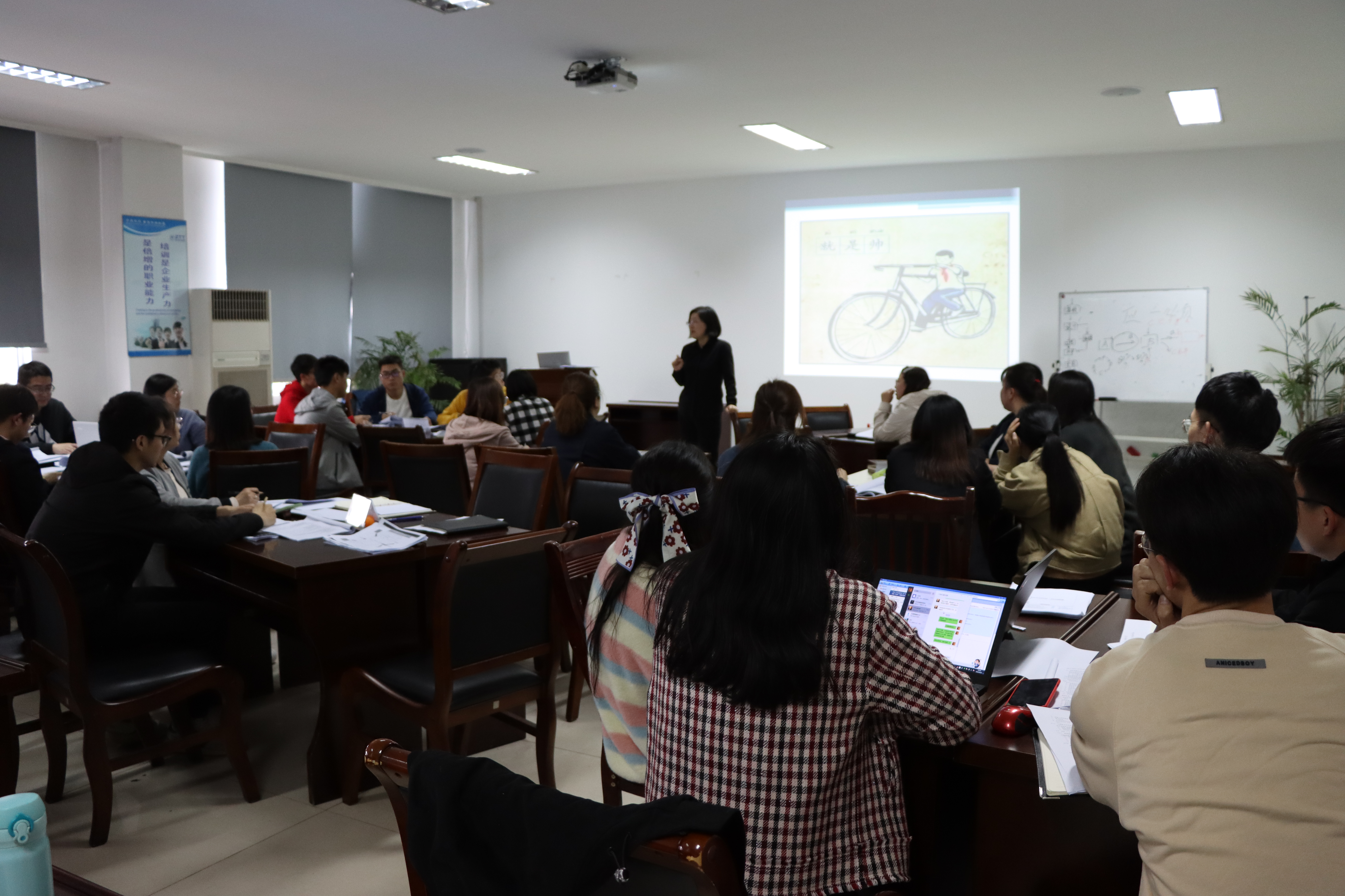 ΰ�¹���(victor1946)�ٷ���վ-Officials Website